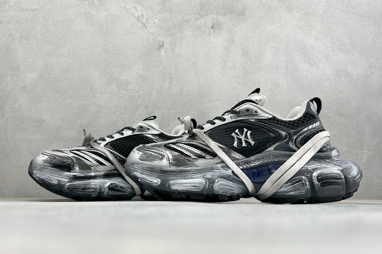 380 MLB NY 印花网红老爹跑鞋 手工定定制涂鸦恶作剧 3ASHWD15N