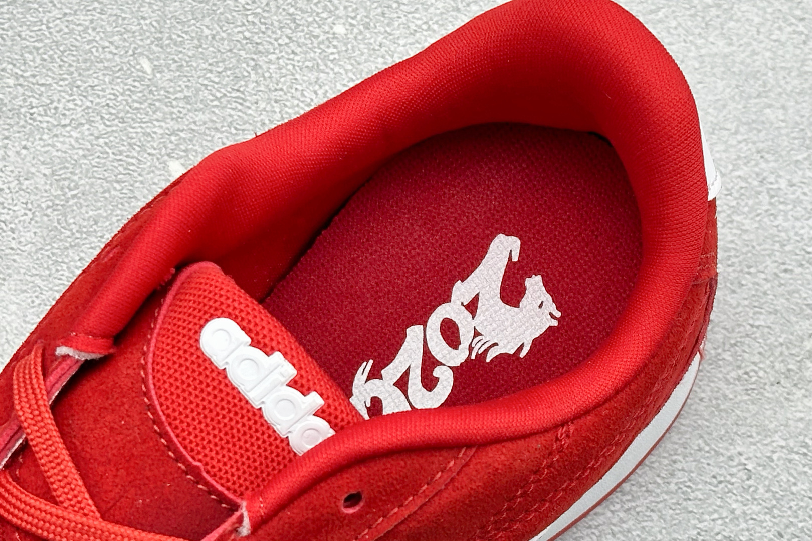 160 Adidas Originals Adiracer 2026 马年限定 CNY新年款 潮流运动防滑耐磨 阿迪达斯 低帮休闲跑步鞋 HQ9162