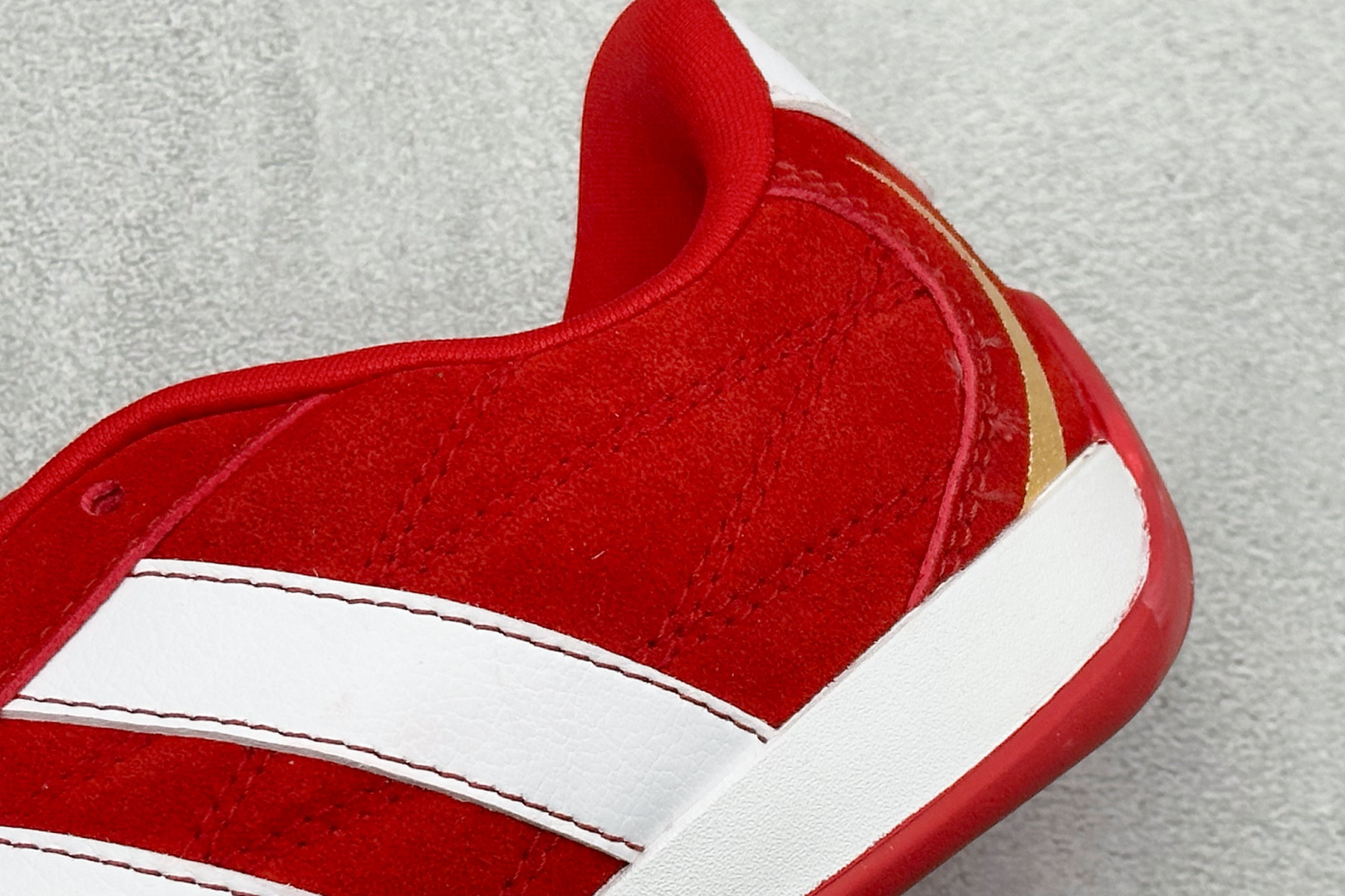 160 Adidas Originals Adiracer 2026 马年限定 CNY新年款 潮流运动防滑耐磨 阿迪达斯 低帮休闲跑步鞋 HQ9162
