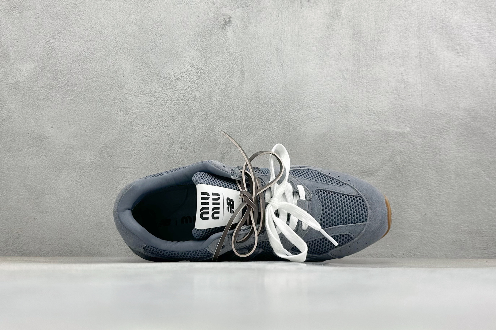 350 Miu Miu缪缪 x New Balance NB530 银色联名复古运动休闲阿甘德训鞋-Chinese UA Cheap High Quatity Brand Clothes Bags handbags Sneakers wholesale wholesaler seller from China Factory suppliers Fashion Clothing Shoes best Quality Beautiful Price 350 Miu Miu缪缪 x New Balance NB530 银色联名复古运动休闲阿甘德训鞋