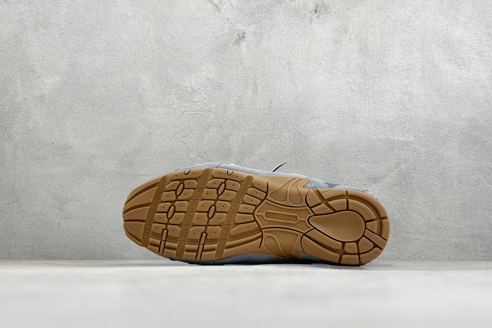 350 Miu Miu缪缪 x New Balance NB530 银色联名复古运动休闲阿甘德训鞋-Chinese UA Cheap High Quatity Brand Clothes Bags handbags Sneakers wholesale wholesaler seller from China Factory suppliers Fashion Clothing Shoes best Quality Beautiful Price 350 Miu Miu缪缪 x New Balance NB530 银色联名复古运动休闲阿甘德训鞋