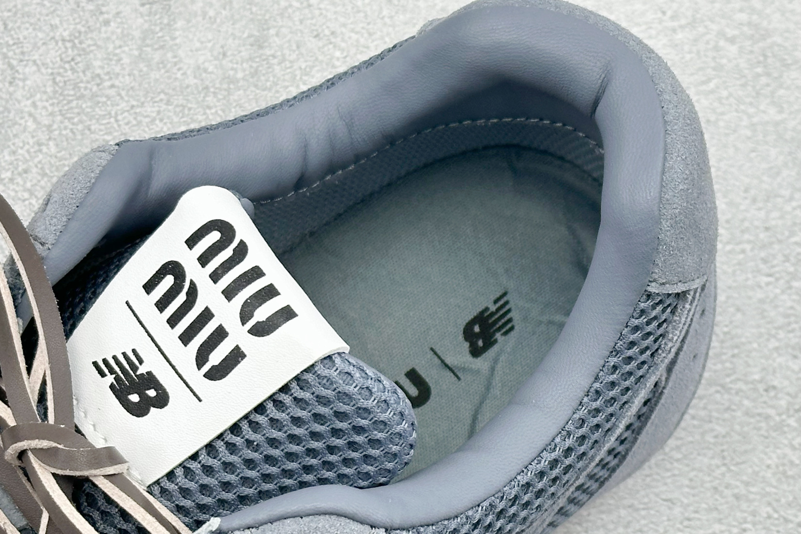 350 Miu Miu缪缪 x New Balance NB530 银色联名复古运动休闲阿甘德训鞋-Chinese UA Cheap High Quatity Brand Clothes Bags handbags Sneakers wholesale wholesaler seller from China Factory suppliers Fashion Clothing Shoes best Quality Beautiful Price 350 Miu Miu缪缪 x New Balance NB530 银色联名复古运动休闲阿甘德训鞋