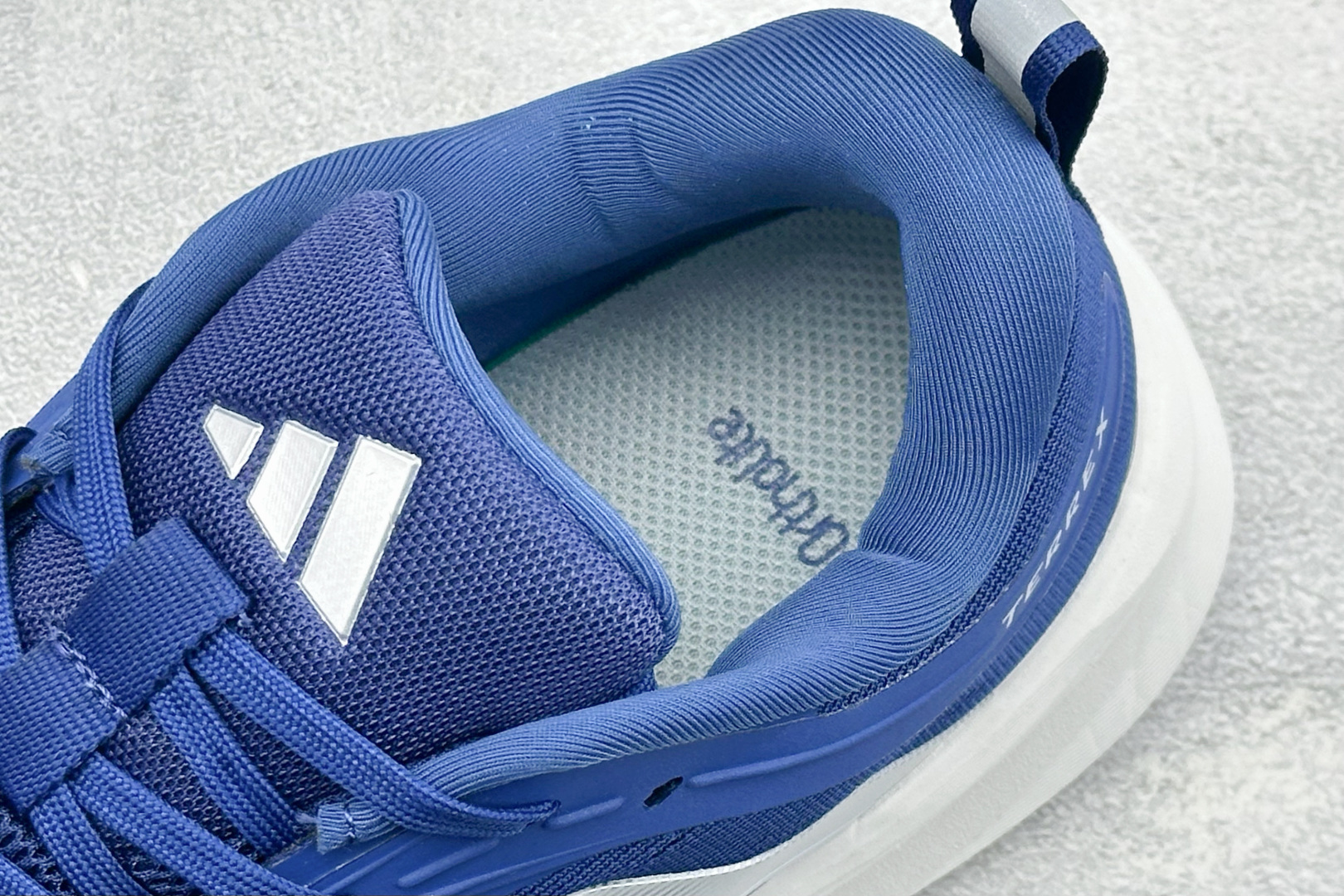 200 AD TERREX AGRAVIC LT 舒适耐用跑步鞋运动休闲跑鞋 D26884-Chinese UA Cheap High Quatity Brand Clothes Bags handbags Sneakers wholesale wholesaler seller from China Factory suppliers Fashion Clothing Shoes best Quality Beautiful Price 200 AD TERREX AGRAVIC LT 舒适耐用跑步鞋运动休闲跑鞋 D26884