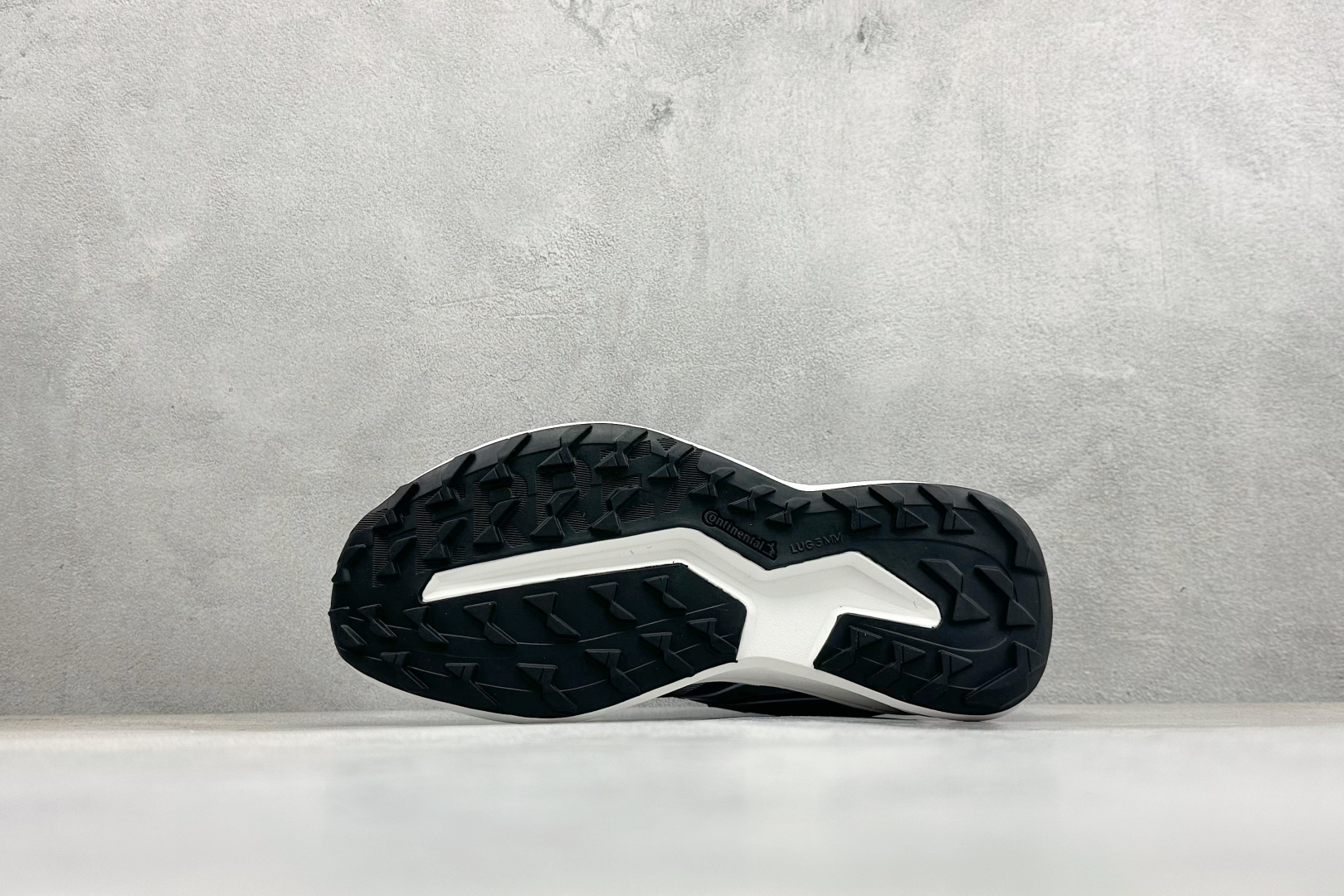 200 AD TERREX AGRAVIC LT 舒适耐用跑步鞋运动休闲跑鞋 D26884-Chinese UA Cheap High Quatity Brand Clothes Bags handbags Sneakers wholesale wholesaler seller from China Factory suppliers Fashion Clothing Shoes best Quality Beautiful Price 200 AD TERREX AGRAVIC LT 舒适耐用跑步鞋运动休闲跑鞋 D26884
