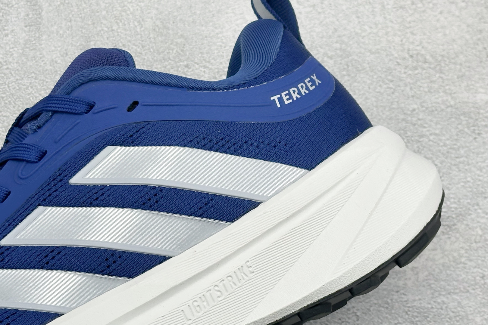 200 AD TERREX AGRAVIC LT 舒适耐用跑步鞋运动休闲跑鞋 D26884-Chinese UA Cheap High Quatity Brand Clothes Bags handbags Sneakers wholesale wholesaler seller from China Factory suppliers Fashion Clothing Shoes best Quality Beautiful Price 200 AD TERREX AGRAVIC LT 舒适耐用跑步鞋运动休闲跑鞋 D26884