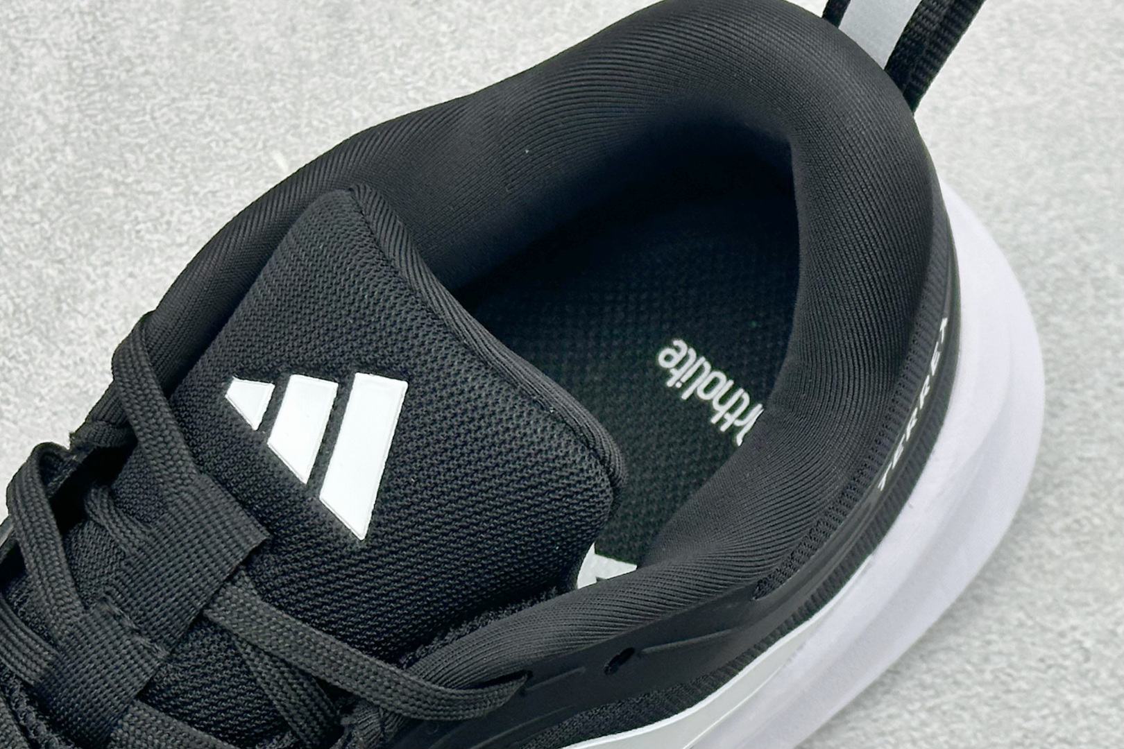 200 AD TERREX AGRAVIC LT 舒适耐用跑步鞋运动休闲跑鞋 D26881-Chinese UA Cheap High Quatity Brand Clothes Bags handbags Sneakers wholesale wholesaler seller from China Factory suppliers Fashion Clothing Shoes best Quality Beautiful Price 200 AD TERREX AGRAVIC LT 舒适耐用跑步鞋运动休闲跑鞋 D26881