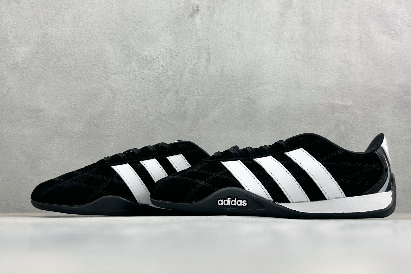 160 Adidas Originals Adiracer 2026 阿迪流运动防滑低帮休闲跑步鞋 KI1466-Chinese UA Cheap High Quatity Brand Clothes Bags handbags Sneakers wholesale wholesaler seller from China Factory suppliers Fashion Clothing Shoes best Quality Beautiful Price 160 Adidas Originals Adiracer 2026 阿迪流运动防滑低帮休闲跑步鞋 KI1466
