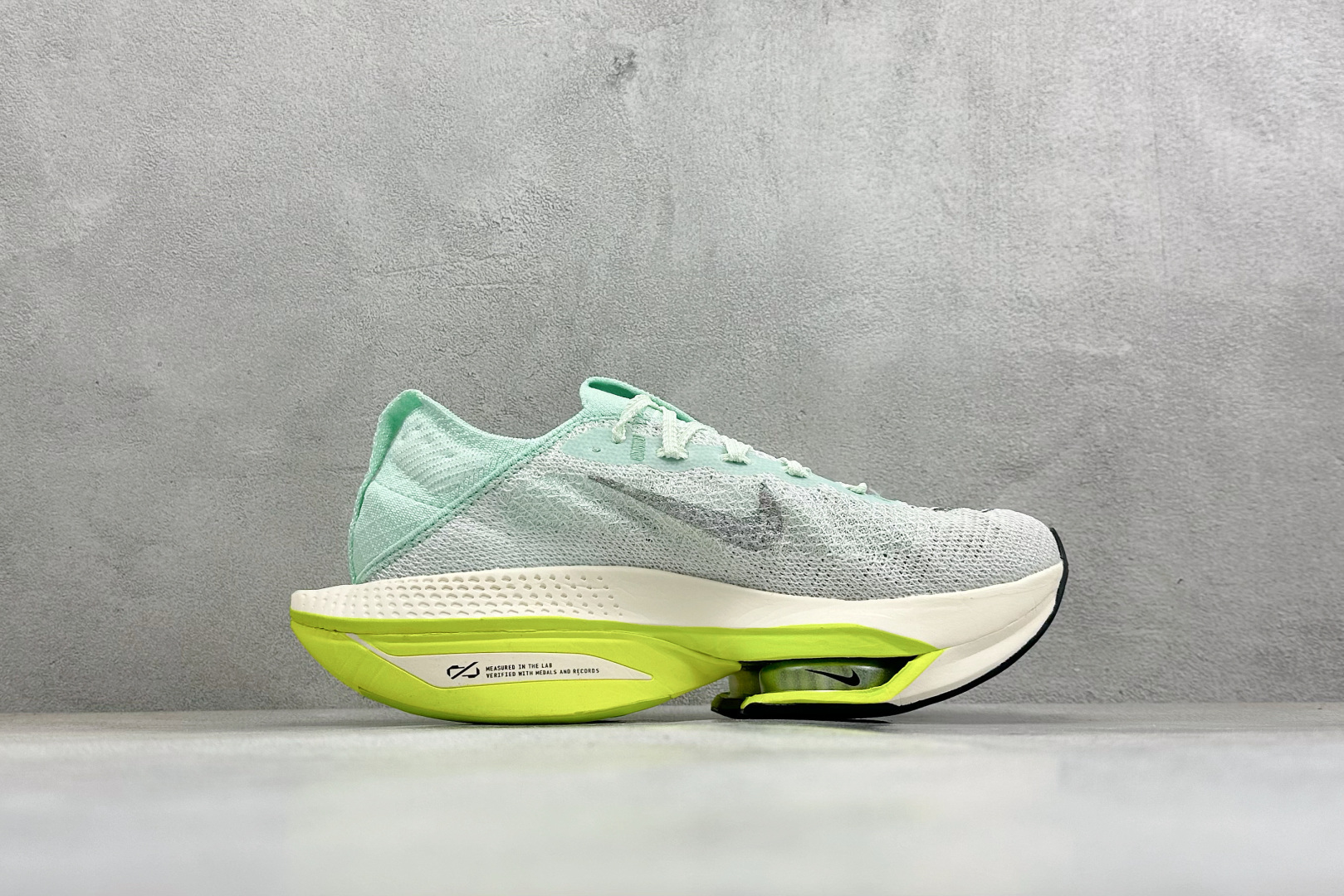 180 Nike Air Zoom ALPHATLY NEXT% 2 马拉松竞速专业跑鞋 DV9422-300