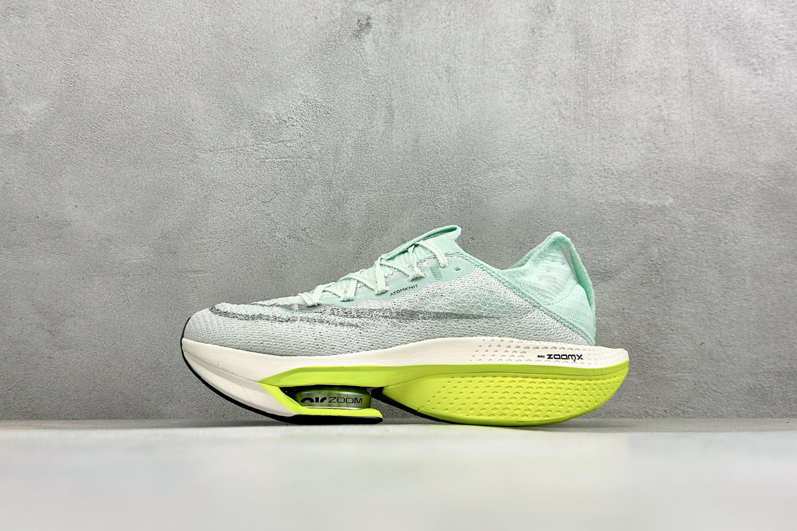 180 Nike Air Zoom ALPHATLY NEXT% 2 马拉松竞速专业跑鞋 DV9422-300
