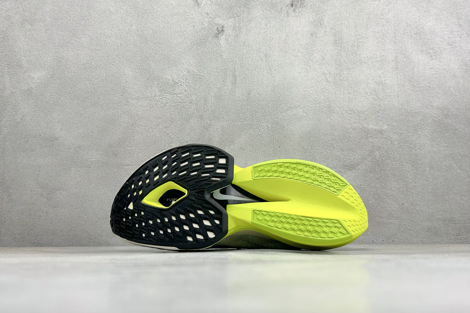 180 Nike Air Zoom ALPHATLY NEXT% 2 马拉松竞速专业跑鞋 DV9422-300