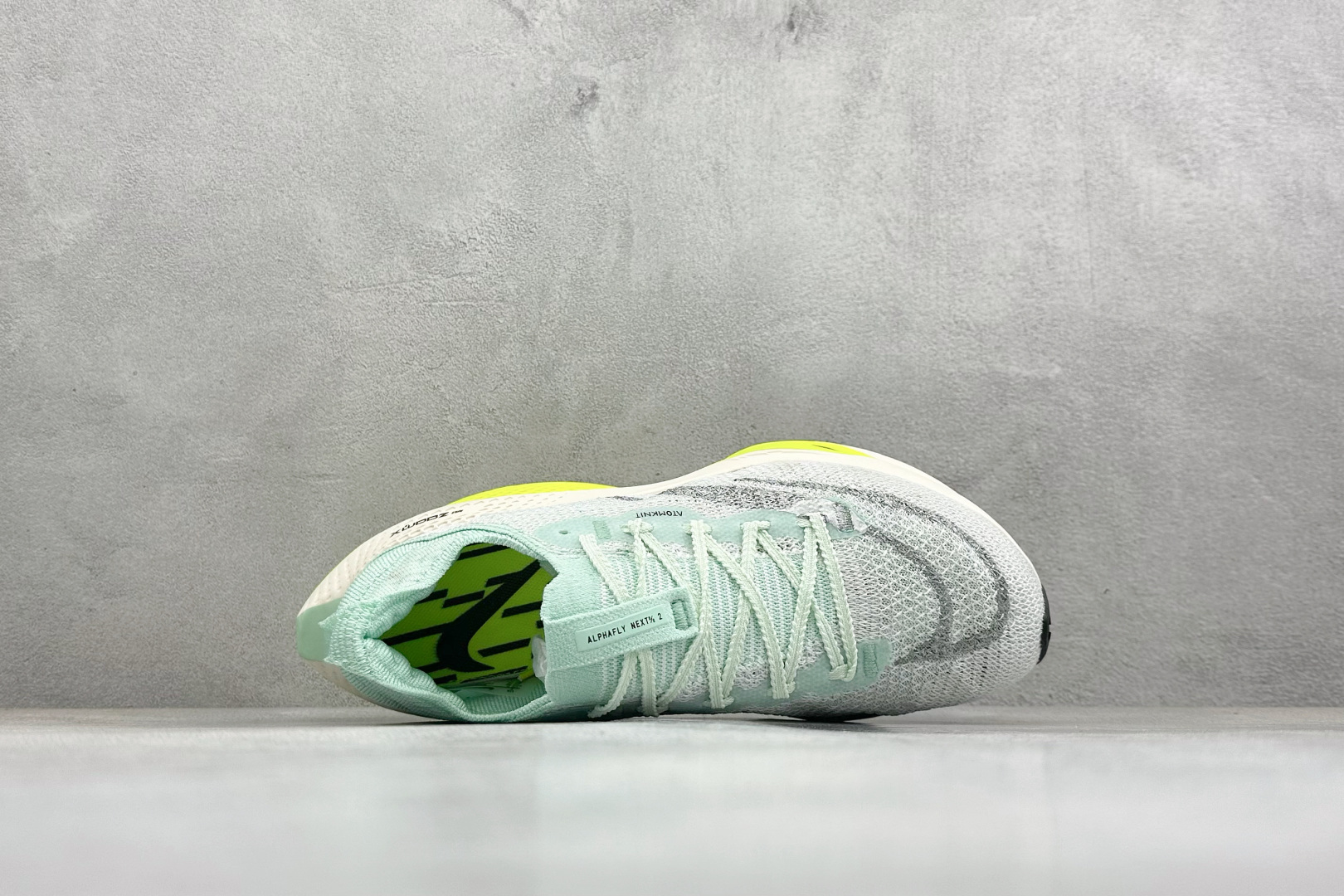 180 Nike Air Zoom ALPHATLY NEXT% 2 马拉松竞速专业跑鞋 DV9422-300
