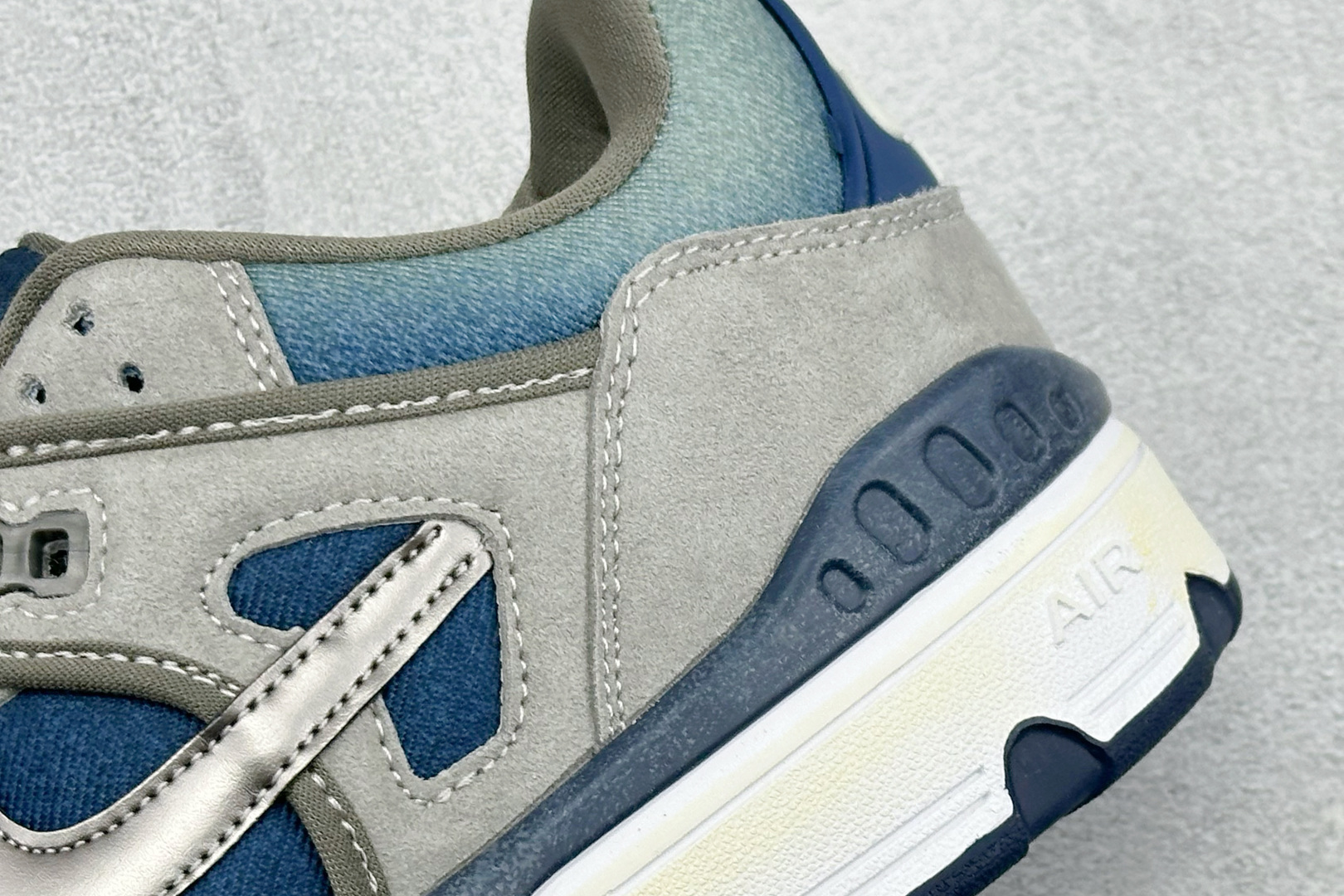 Nike x Levi's x NiAir Force 3 Low 这款三方联名鞋 IB1808-001