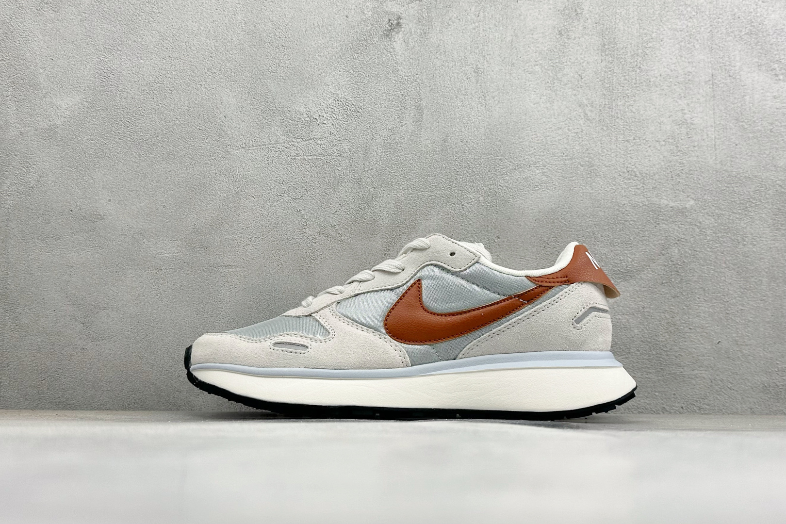 Nike Waffle Phoenix Waffl SACAI 复古运动休闲跑步鞋 FD2196-001-Top High Quatity Cheap Sneakers Fashion Clothing Clothes Bags handbags Shoes of all Brand wholesale With The best Quality And Beautiful Price from China Factory Chinese suppliers wholesaler seller Nike Waffle Phoenix Waffl SACAI 复古运动休闲跑步鞋 FD2196-001