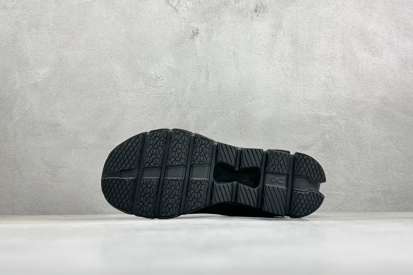 200 ZC版On昂跑 Cloud X 4 系列低帮轻量舒适多功能休闲跑鞋-Chinese UA Cheap High Quatity Brand Clothes Bags handbags Sneakers wholesale wholesaler seller from China Factory suppliers Fashion Clothing Shoes best Quality Beautiful Price 200 ZC版On昂跑 Cloud X 4 系列低帮轻量舒适多功能休闲跑鞋