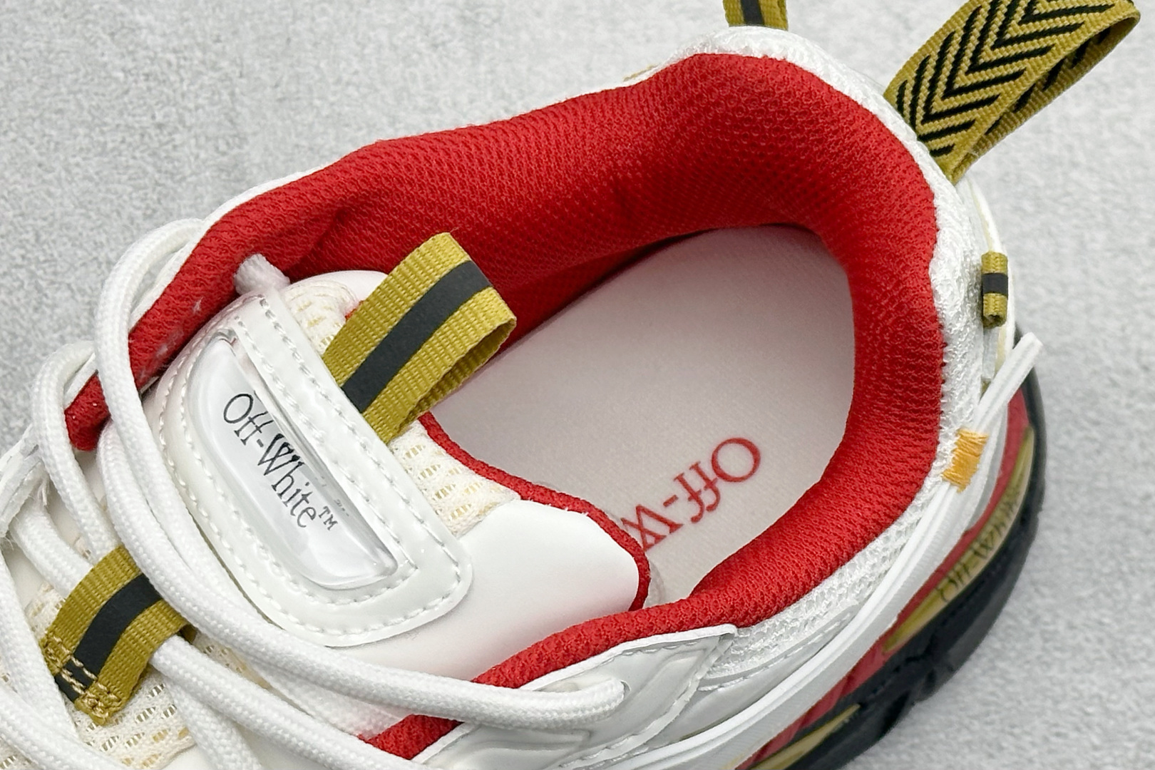 380 S版 Off-White 防滑耐磨透气性轻便跑鞋 OWIA289F25LEA001-Chinese UA Cheap High Quatity Brand Clothes Bags handbags Sneakers wholesale wholesaler seller from China Factory suppliers Fashion Clothing Shoes best Quality Beautiful Price 380 S版 Off-White 防滑耐磨透气性轻便跑鞋 OWIA289F25LEA001
