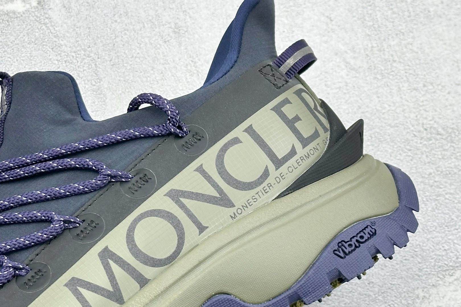 290 Moncler 蒙口 Trailgrip AMOEBA厚底系带耐磨低帮运动休闲鞋
