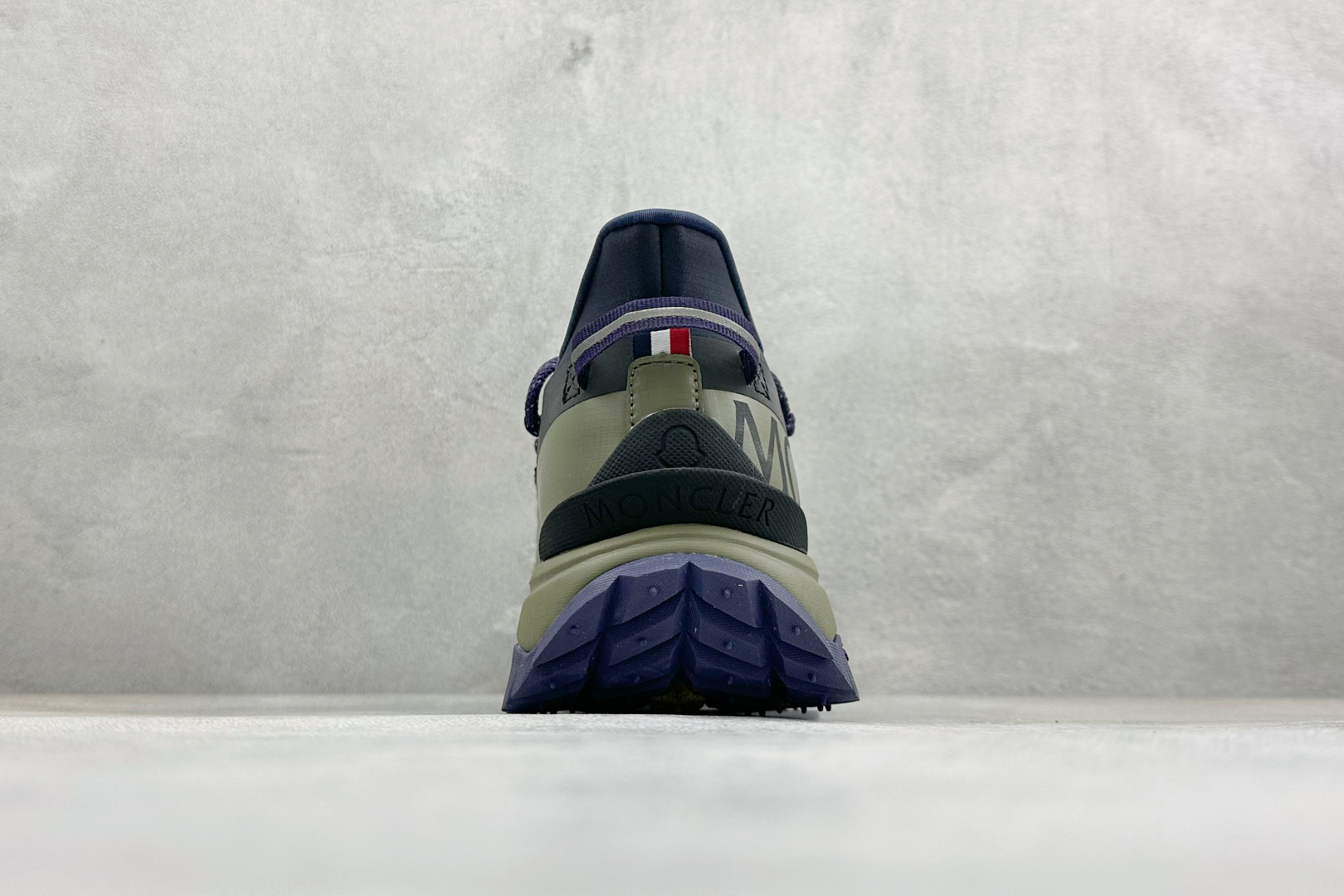 290 Moncler 蒙口 Trailgrip AMOEBA厚底系带耐磨低帮运动休闲鞋