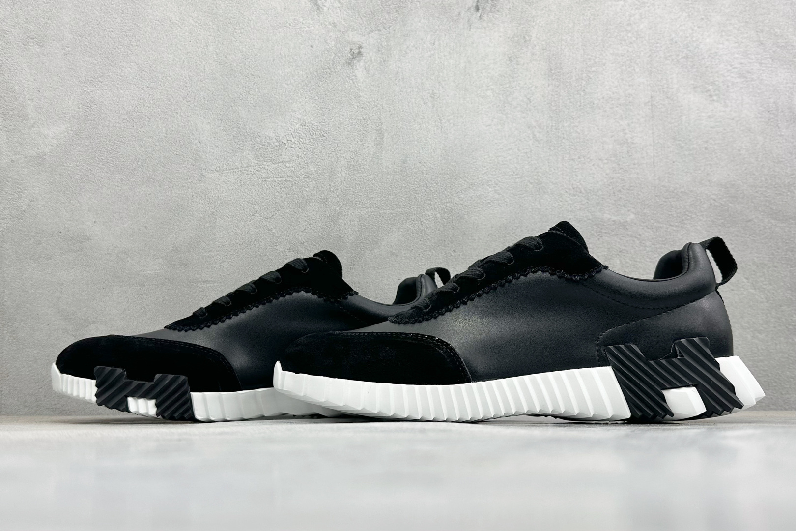 380 Hermes 爱马仕 Bouncing 老钱风 皮面款 低帮休闲鞋