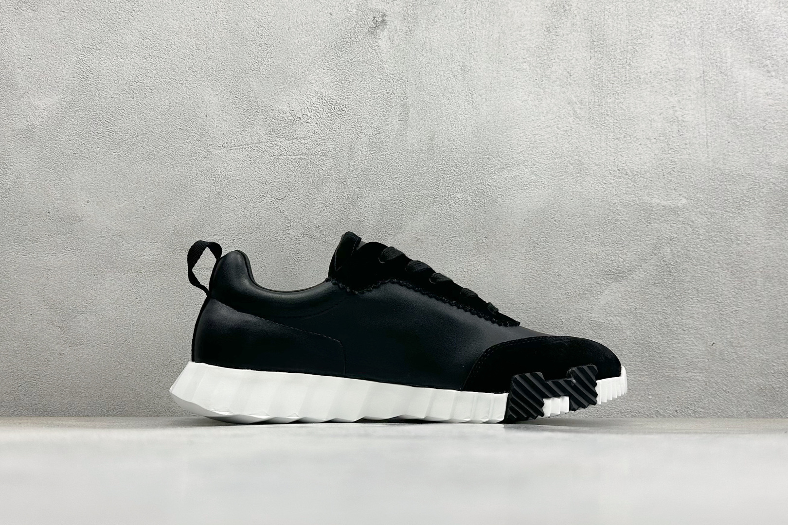 380 Hermes 爱马仕 Bouncing 老钱风 皮面款 低帮休闲鞋