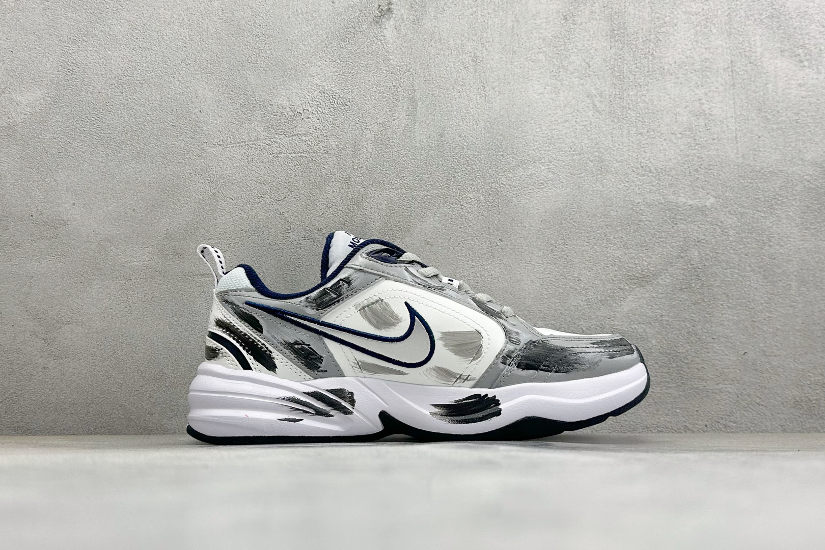 NK Air Monarch IV M2K 涂鸦复古潮流运动舒适老爹鞋 415445-102-Top High Quatity Cheap Sneakers Fashion Clothing Clothes Bags handbags Shoes of all Brand wholesale With The best Quality And Beautiful Price from China Factory Chinese suppliers wholesaler seller NK Air Monarch IV M2K 涂鸦复古潮流运动舒适老爹鞋 415445-102