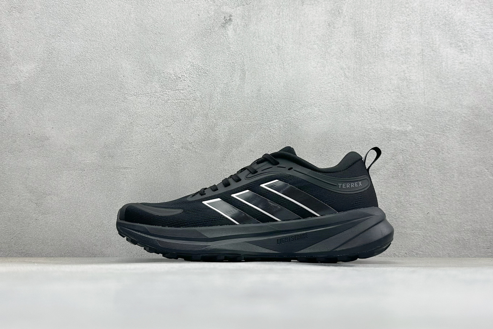 200 AD TERREX AGRAVIC LT 舒适耐用跑步鞋运动休闲跑鞋 D26885-Chinese UA Cheap High Quatity Brand Clothes Bags handbags Sneakers wholesale wholesaler seller from China Factory suppliers Fashion Clothing Shoes best Quality Beautiful Price 200 AD TERREX AGRAVIC LT 舒适耐用跑步鞋运动休闲跑鞋 D26885