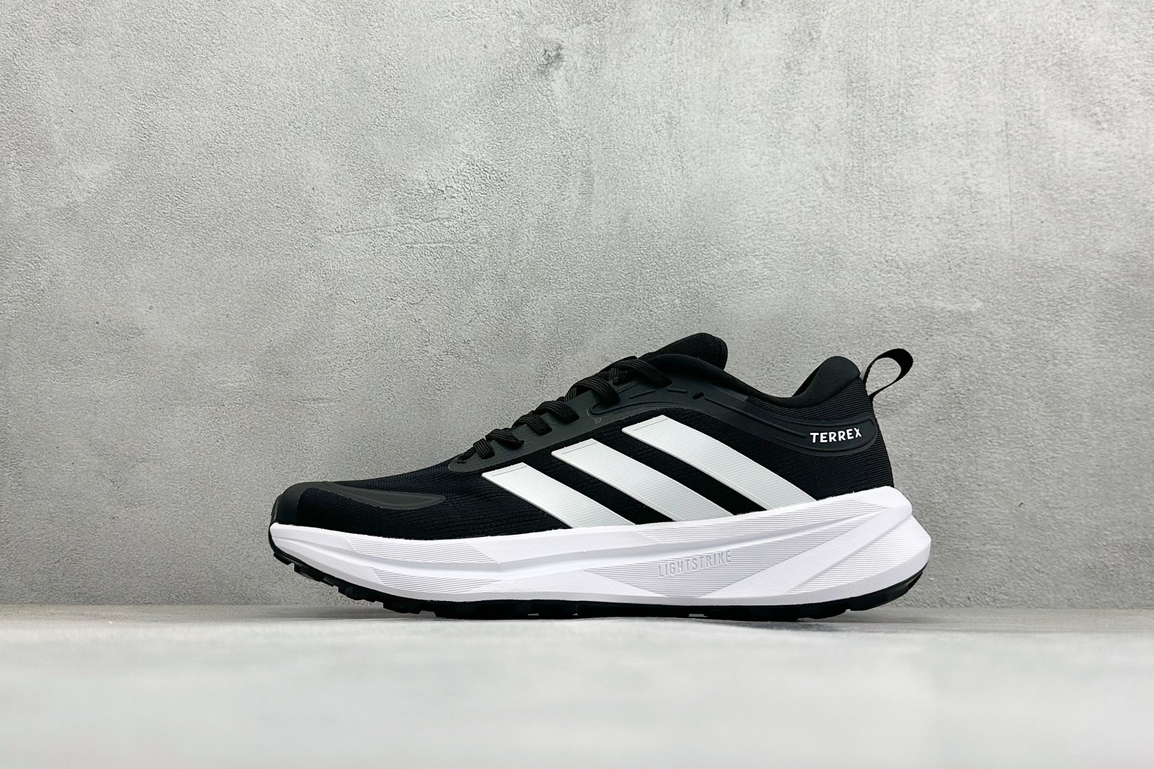 200 AD TERREX AGRAVIC LT 舒适耐用跑步鞋运动休闲跑鞋 D26885-Chinese UA Cheap High Quatity Brand Clothes Bags handbags Sneakers wholesale wholesaler seller from China Factory suppliers Fashion Clothing Shoes best Quality Beautiful Price 200 AD TERREX AGRAVIC LT 舒适耐用跑步鞋运动休闲跑鞋 D26885