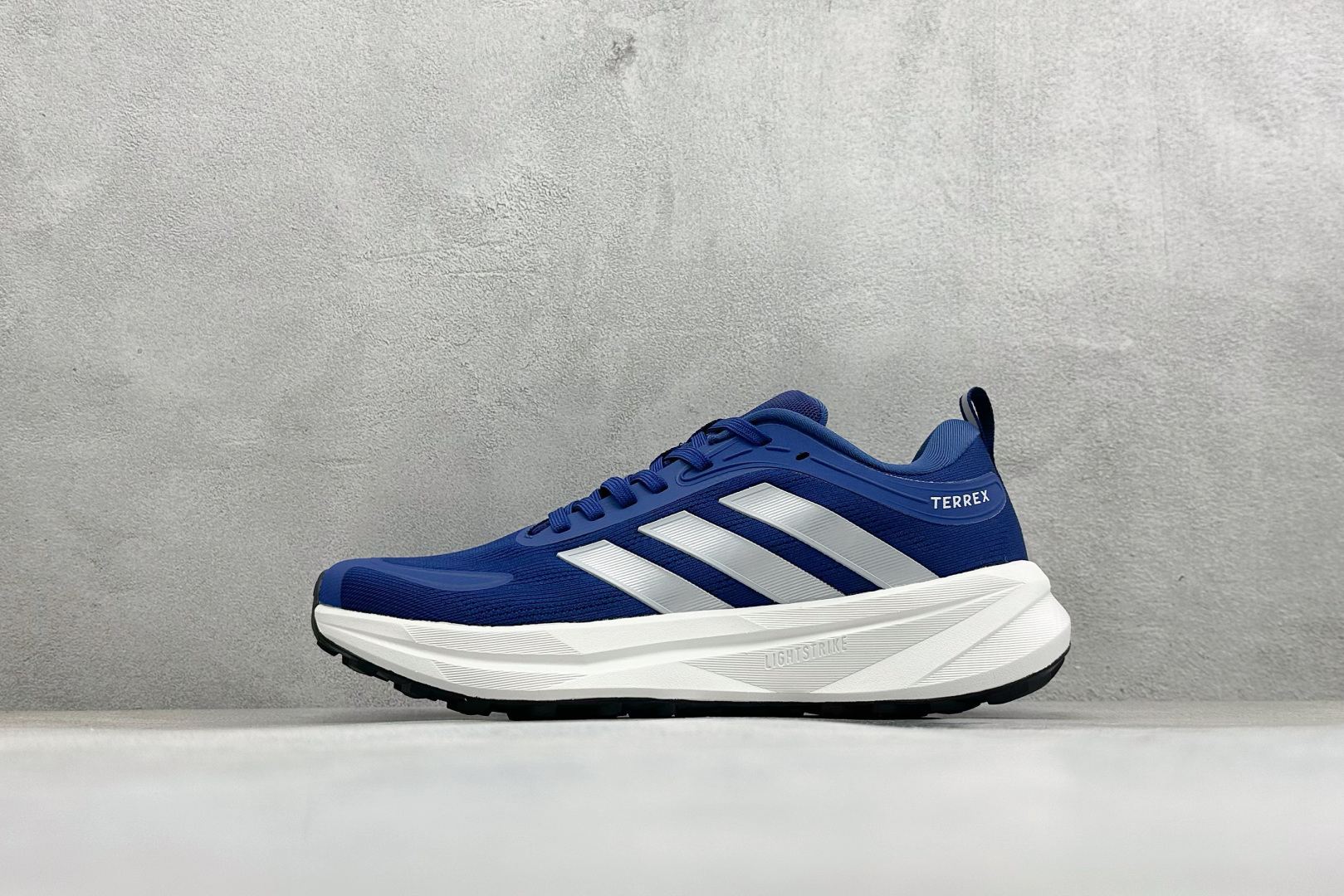 200 AD TERREX AGRAVIC LT 舒适耐用跑步鞋运动休闲跑鞋 D26885-Chinese UA Cheap High Quatity Brand Clothes Bags handbags Sneakers wholesale wholesaler seller from China Factory suppliers Fashion Clothing Shoes best Quality Beautiful Price 200 AD TERREX AGRAVIC LT 舒适耐用跑步鞋运动休闲跑鞋 D26885