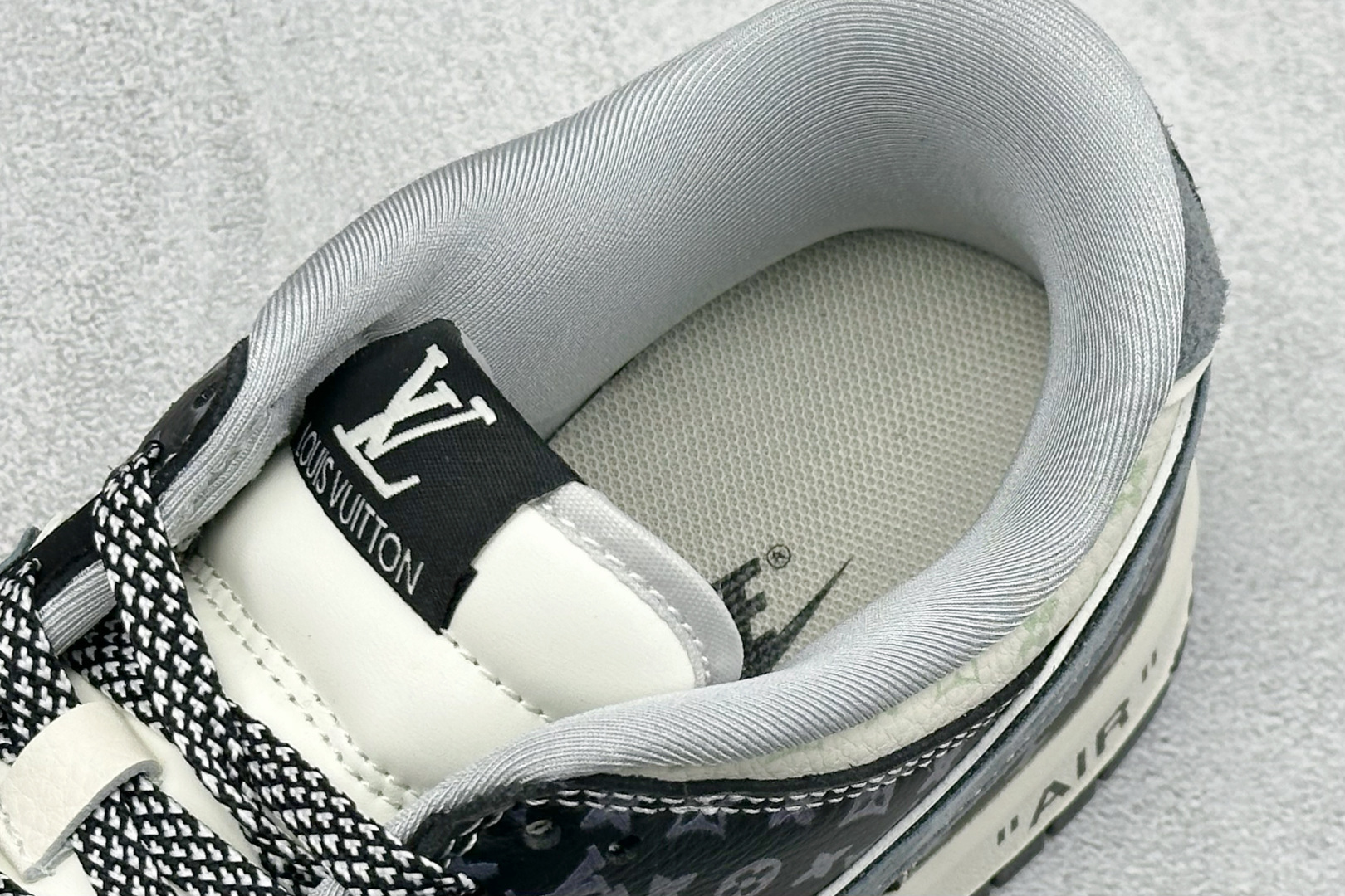 潮奢联名 炸场登场SB DUNK LOW LV老花元素碰撞经典Dunk版型 DN3168-035-Top High Quatity Cheap Sneakers Fashion Clothing Clothes Bags handbags Shoes of all Brand wholesale With The best Quality And Beautiful Price from China Factory Chinese suppliers wholesaler seller 潮奢联名 炸场登场SB DUNK LOW LV老花元素碰撞经典Dunk版型 DN3168-035