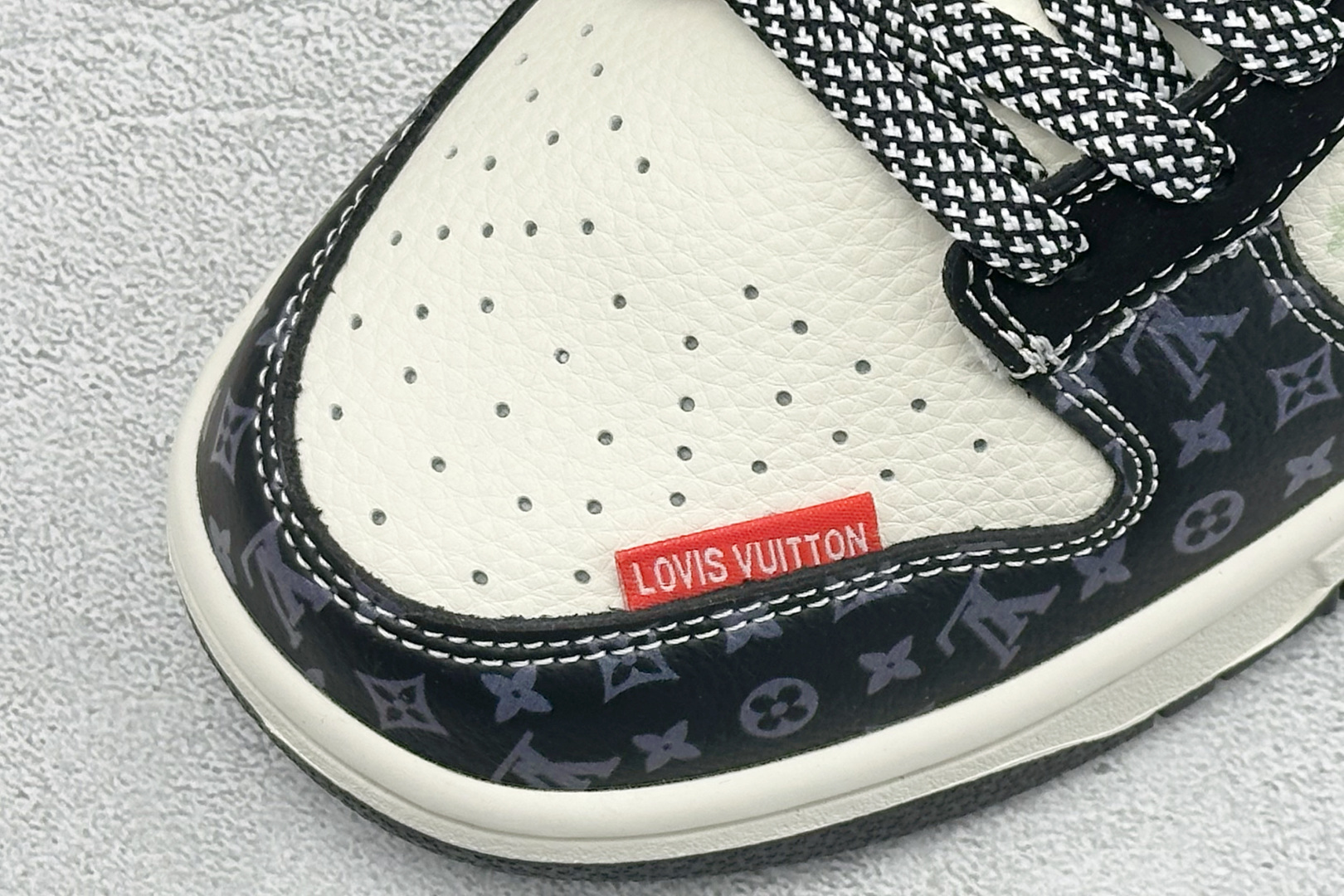 潮奢联名 炸场登场SB DUNK LOW LV老花元素碰撞经典Dunk版型 DN3168-035-Top High Quatity Cheap Sneakers Fashion Clothing Clothes Bags handbags Shoes of all Brand wholesale With The best Quality And Beautiful Price from China Factory Chinese suppliers wholesaler seller 潮奢联名 炸场登场SB DUNK LOW LV老花元素碰撞经典Dunk版型 DN3168-035