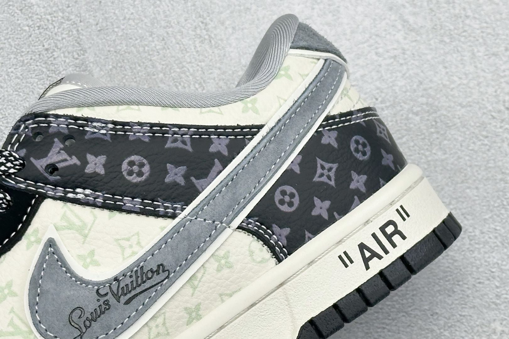 潮奢联名 炸场登场SB DUNK LOW LV老花元素碰撞经典Dunk版型 DN3168-035-Top High Quatity Cheap Sneakers Fashion Clothing Clothes Bags handbags Shoes of all Brand wholesale With The best Quality And Beautiful Price from China Factory Chinese suppliers wholesaler seller 潮奢联名 炸场登场SB DUNK LOW LV老花元素碰撞经典Dunk版型 DN3168-035