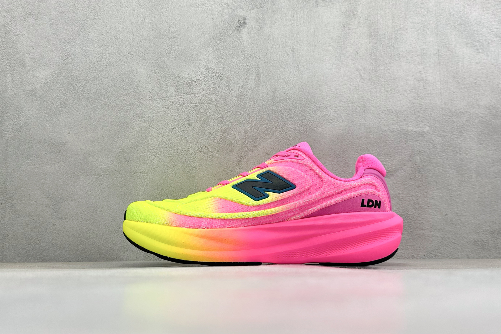 NEW BALANCE 1080 缓震运动鞋NB透气休闲鞋DETAIL INFO可靠的舒适性和高性能相结