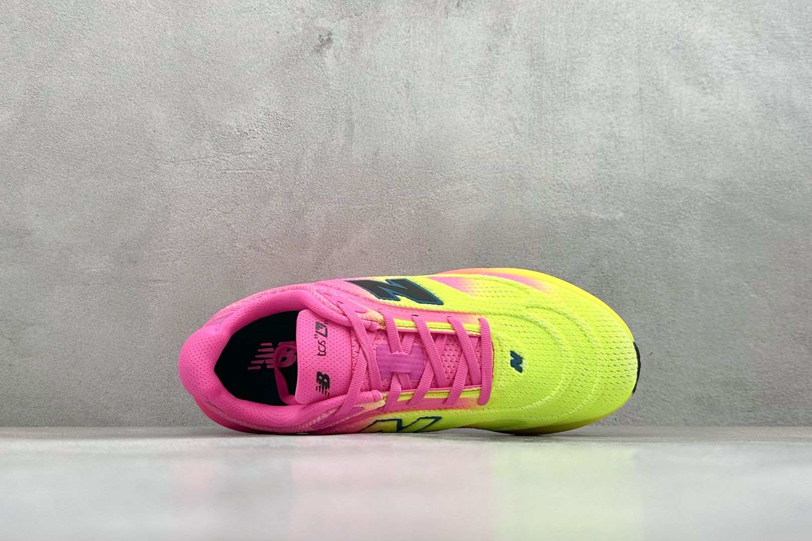 NEW BALANCE 1080 缓震运动鞋NB透气休闲鞋DETAIL INFO可靠的舒适性和高性能相结