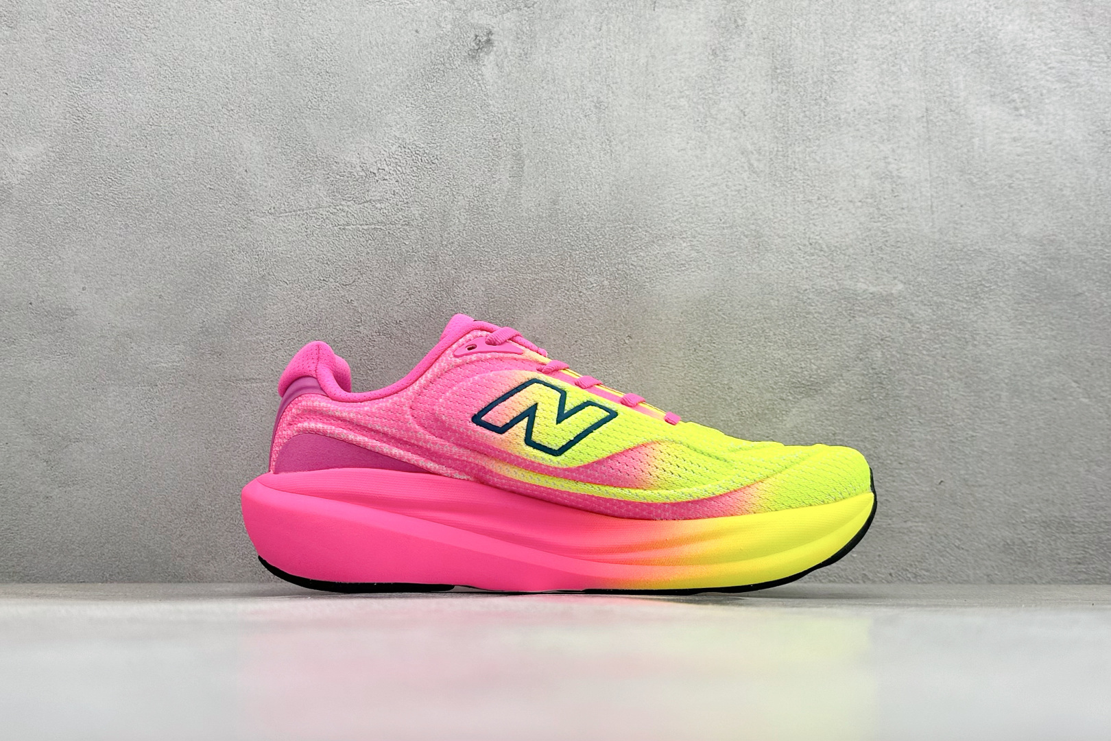 NEW BALANCE 1080 缓震运动鞋NB透气休闲鞋DETAIL INFO可靠的舒适性和高性能相结
