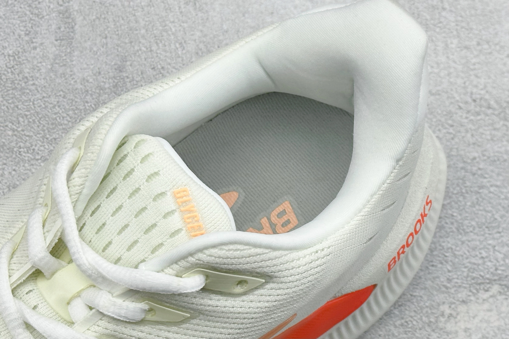 190 Z版Brooks布鲁克斯 Glycerin Max 2 舒适简约防滑耐磨低帮跑步鞋 120468-1B-197-Chinese UA Cheap High Quatity Brand Clothes Bags handbags Sneakers wholesale wholesaler seller from China Factory suppliers Fashion Clothing Shoes best Quality Beautiful Price 190 Z版Brooks布鲁克斯 Glycerin Max 2 舒适简约防滑耐磨低帮跑步鞋 120468-1B-197