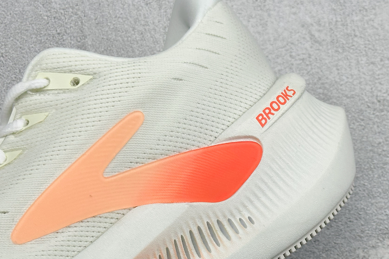190 Z版Brooks布鲁克斯 Glycerin Max 2 舒适简约防滑耐磨低帮跑步鞋 120468-1B-197-Chinese UA Cheap High Quatity Brand Clothes Bags handbags Sneakers wholesale wholesaler seller from China Factory suppliers Fashion Clothing Shoes best Quality Beautiful Price 190 Z版Brooks布鲁克斯 Glycerin Max 2 舒适简约防滑耐磨低帮跑步鞋 120468-1B-197