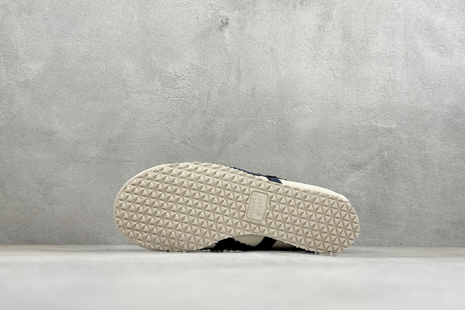 130 GS版Onitsuka Tiger Mexico 66 TGRS 鬼冢虎 玛丽珍芭蕾鞋 1182A678-200-Chinese UA Cheap High Quatity Brand Clothes Bags handbags Sneakers wholesale wholesaler seller from China Factory suppliers Fashion Clothing Shoes best Quality Beautiful Price 130 GS版Onitsuka Tiger Mexico 66 TGRS 鬼冢虎 玛丽珍芭蕾鞋 1182A678-200
