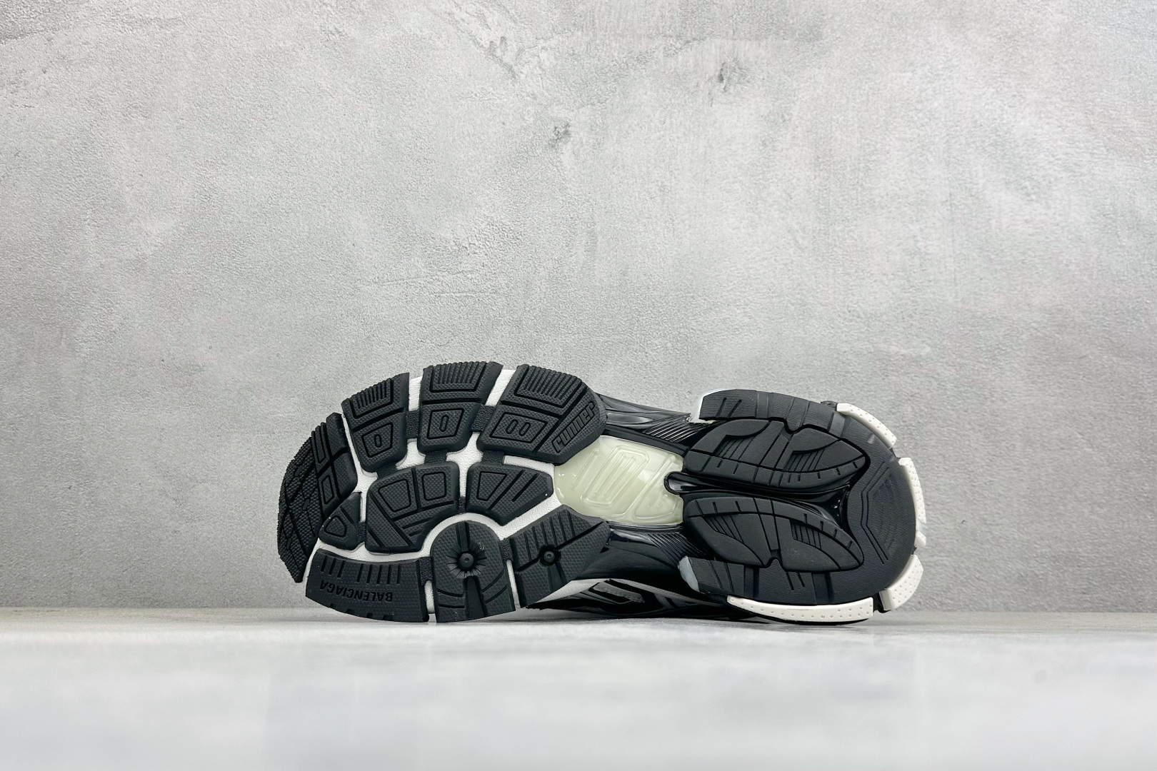 370 GO版Balenciaga Runner Kith Four.Color 巴黎世家7.0 最新配色潮流复古休闲鞋 677403W3RB2-Chinese UA Cheap High Quatity Brand Clothes Bags handbags Sneakers wholesale wholesaler seller from China Factory suppliers Fashion Clothing Shoes best Quality Beautiful Price 370 GO版Balenciaga Runner Kith Four.Color 巴黎世家7.0 最新配色潮流复古休闲鞋 677403W3RB2