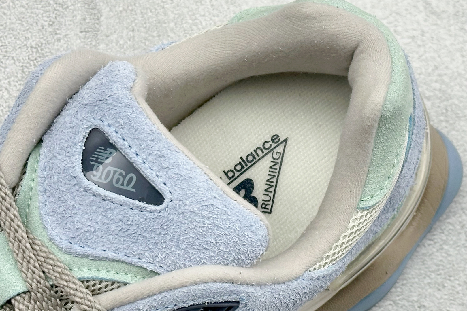 200 New Balance NB9060系列 复古休闲运动慢跑鞋 U9060CWG-Chinese UA Cheap High Quatity Brand Clothes Bags handbags Sneakers wholesale wholesaler seller from China Factory suppliers Fashion Clothing Shoes best Quality Beautiful Price 200 New Balance NB9060系列 复古休闲运动慢跑鞋 U9060CWG
