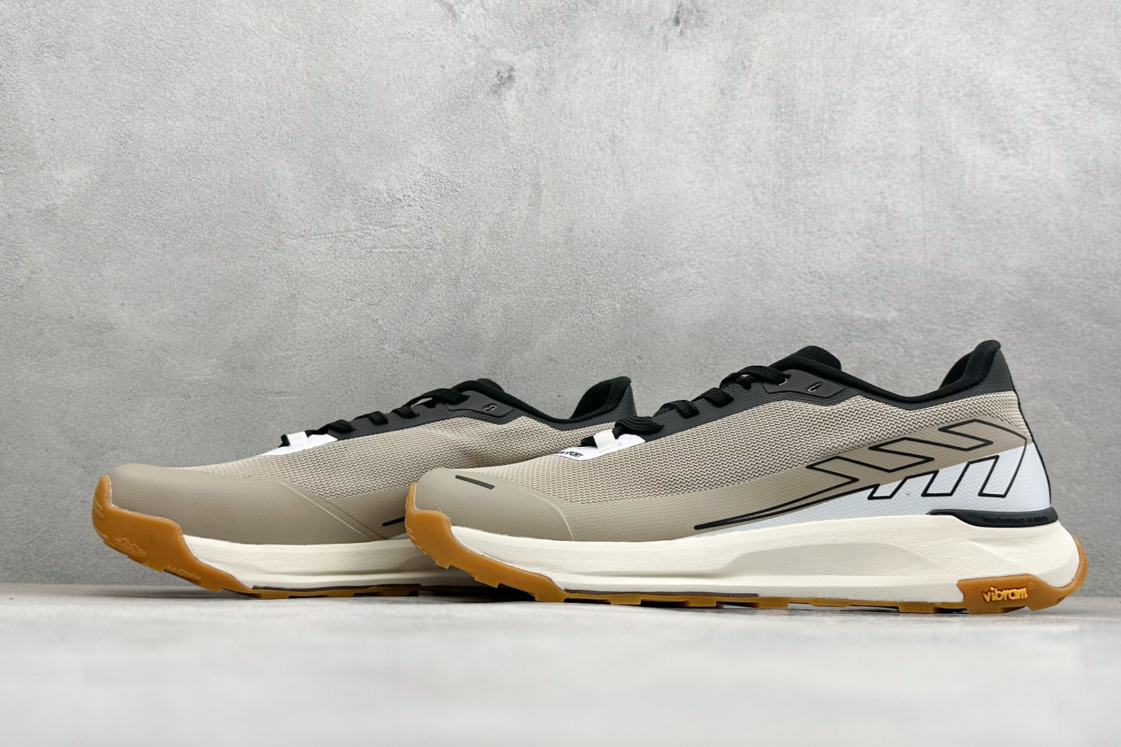260 M版可隆KOLON LITCAMP GTX 防水支撑轻便回弹 低帮徒步鞋 LUFH5MN046-Chinese UA Cheap High Quatity Brand Clothes Bags handbags Sneakers wholesale wholesaler seller from China Factory suppliers Fashion Clothing Shoes best Quality Beautiful Price 260 M版可隆KOLON LITCAMP GTX 防水支撑轻便回弹 低帮徒步鞋 LUFH5MN046