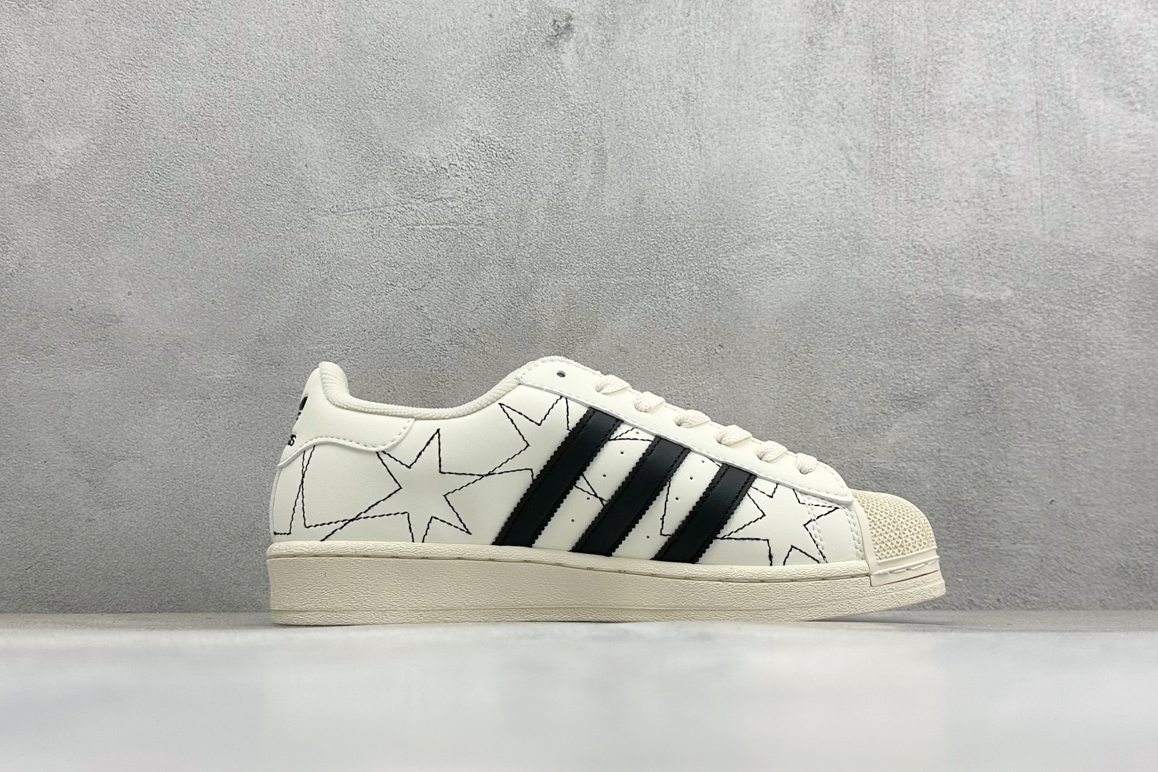 140 XR版Adidas Originals Superstar贝壳头系列 阿迪达斯 低帮经典百搭休闲运动板鞋 IH4123