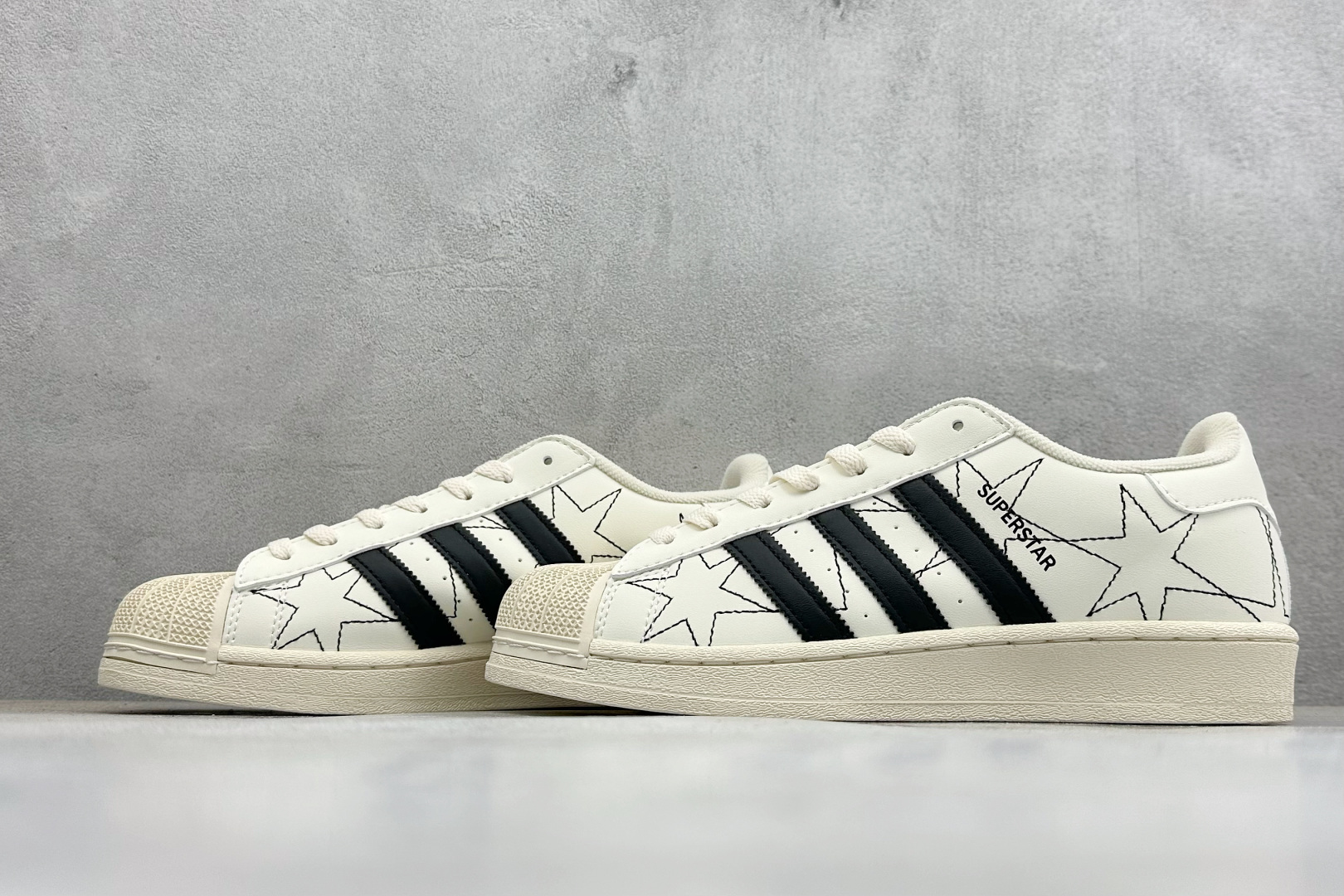 140 XR版Adidas Originals Superstar贝壳头系列 阿迪达斯 低帮经典百搭休闲运动板鞋 IH4123