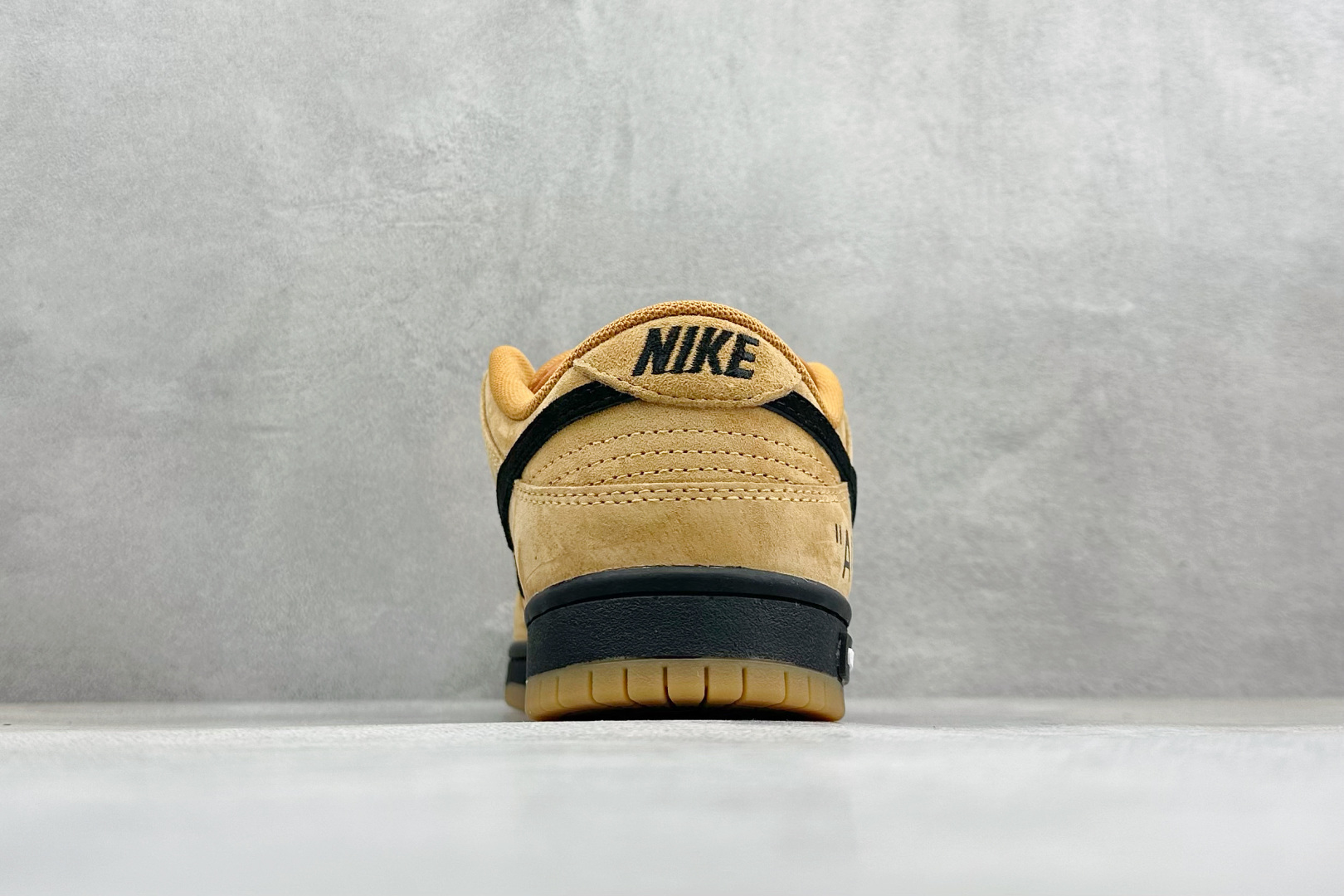 200 K版Nike SB Dunk Low SB 黄棕黑勾 低帮休闲板鞋 BQ6817-204