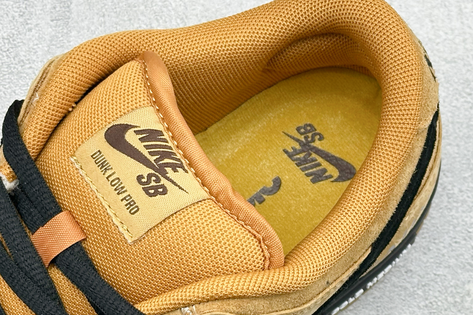 200 K版Nike SB Dunk Low SB 黄棕黑勾 低帮休闲板鞋 BQ6817-204