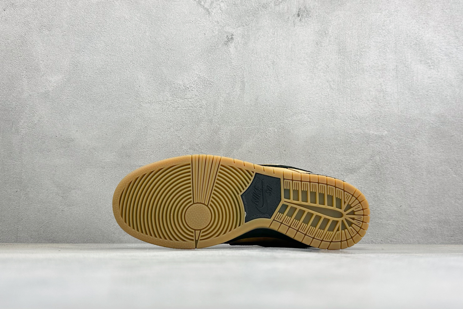 200 K版Nike SB Dunk Low SB 黄棕黑勾 低帮休闲板鞋 BQ6817-204