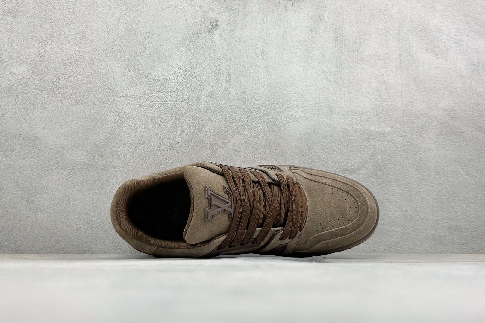 420 广奢高端货 LOUIS VUITTON 路易威登 LV Trainer 牛皮革板鞋 1A9JGR-Chinese UA Cheap High Quatity Brand Clothes Bags handbags Sneakers wholesale wholesaler seller from China Factory suppliers Fashion Clothing Shoes best Quality Beautiful Price 420 广奢高端货 LOUIS VUITTON 路易威登 LV Trainer 牛皮革板鞋 1A9JGR