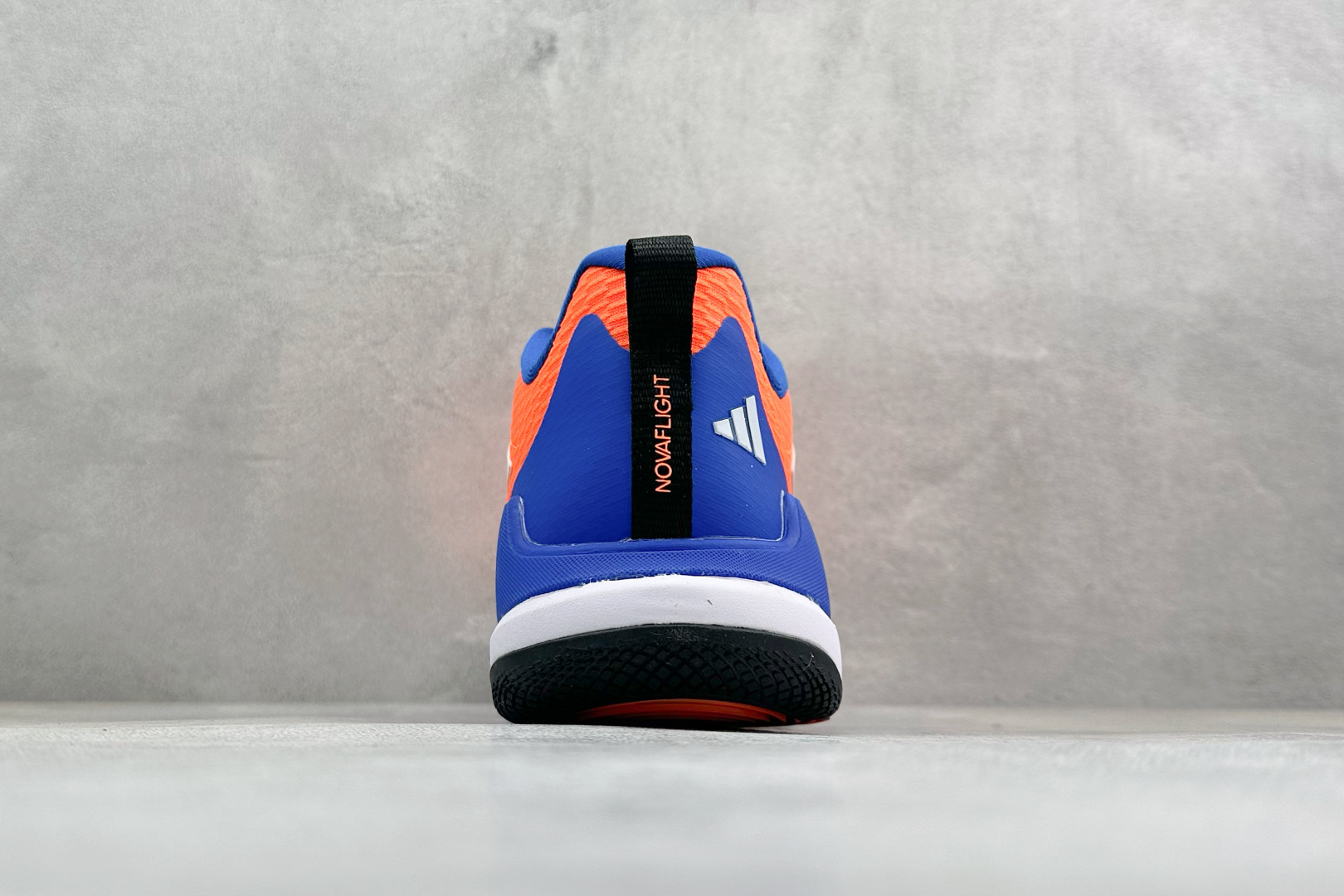 210 Adidas Novaflight 2 M 阿迪达斯舒适时尚百搭跑步鞋 JP7272