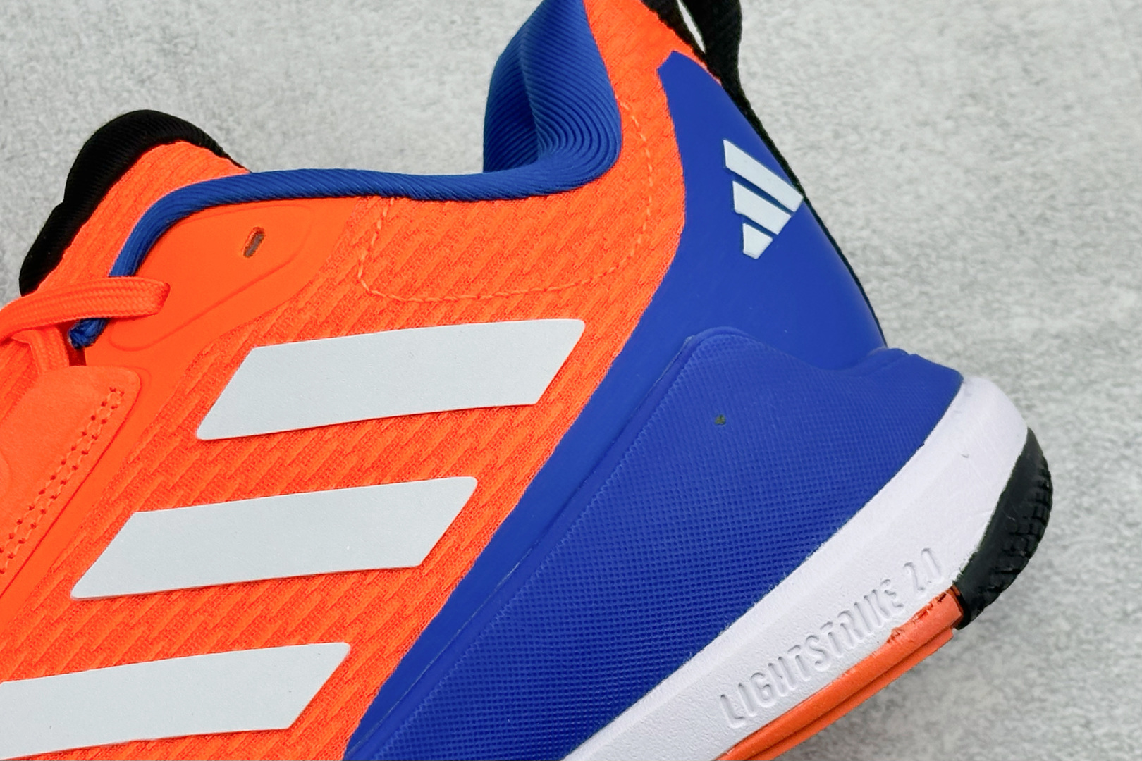 210 Adidas Novaflight 2 M 阿迪达斯舒适时尚百搭跑步鞋 JP7272