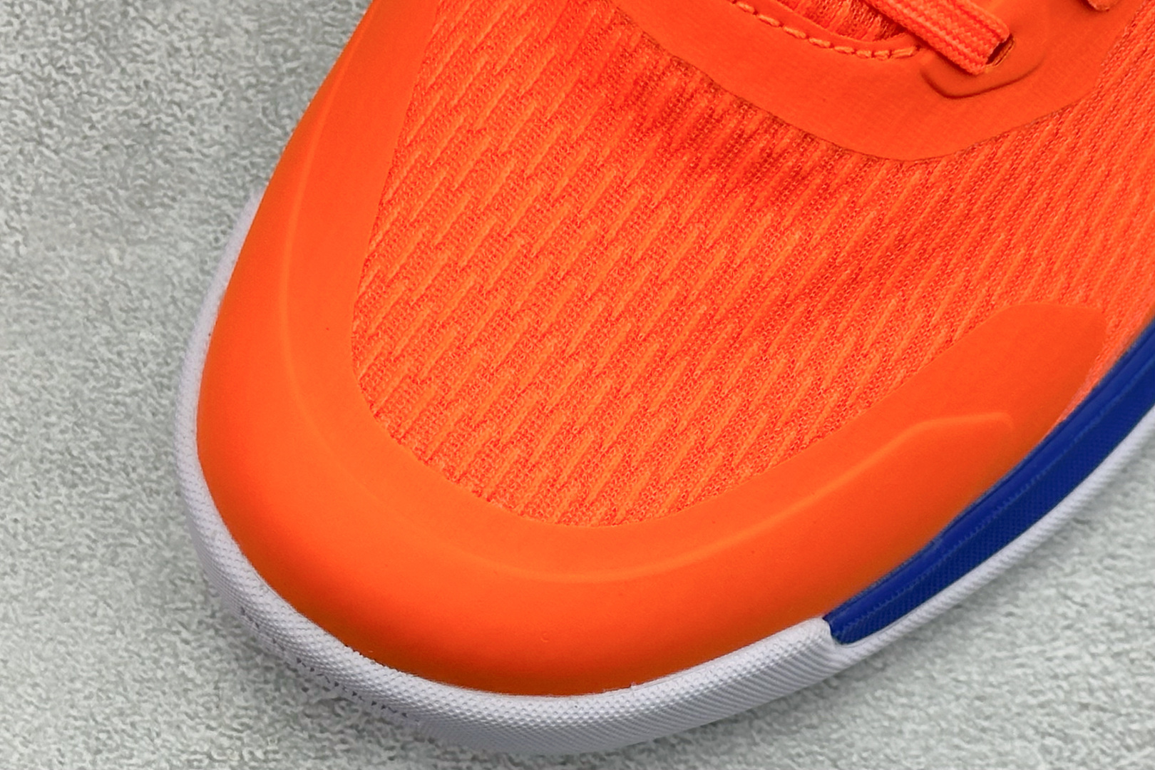 210 Adidas Novaflight 2 M 阿迪达斯舒适时尚百搭跑步鞋 JP7272