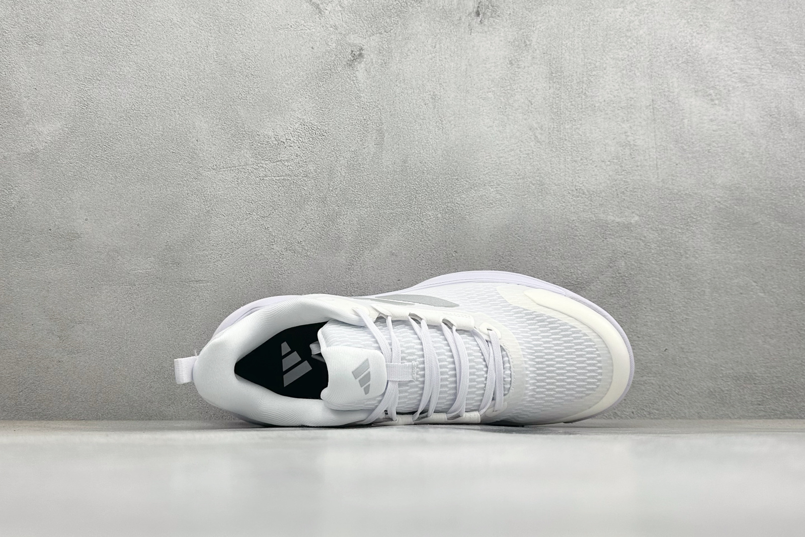 210 Adidas Novaflight 2 M 阿迪达斯舒适时尚百搭跑步鞋 IG1609-Chinese UA Cheap High Quatity Brand Clothes Bags handbags Sneakers wholesale wholesaler seller from China Factory suppliers Fashion Clothing Shoes best Quality Beautiful Price 210 Adidas Novaflight 2 M 阿迪达斯舒适时尚百搭跑步鞋 IG1609