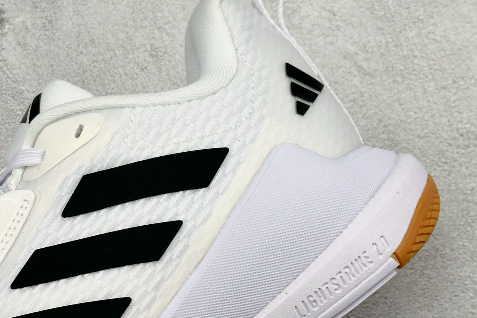 210 Adidas Novaflight 2 M 阿迪达斯舒适时尚百搭跑步鞋 ID3667-Chinese UA Cheap High Quatity Brand Clothes Bags handbags Sneakers wholesale wholesaler seller from China Factory suppliers Fashion Clothing Shoes best Quality Beautiful Price 210 Adidas Novaflight 2 M 阿迪达斯舒适时尚百搭跑步鞋 ID3667